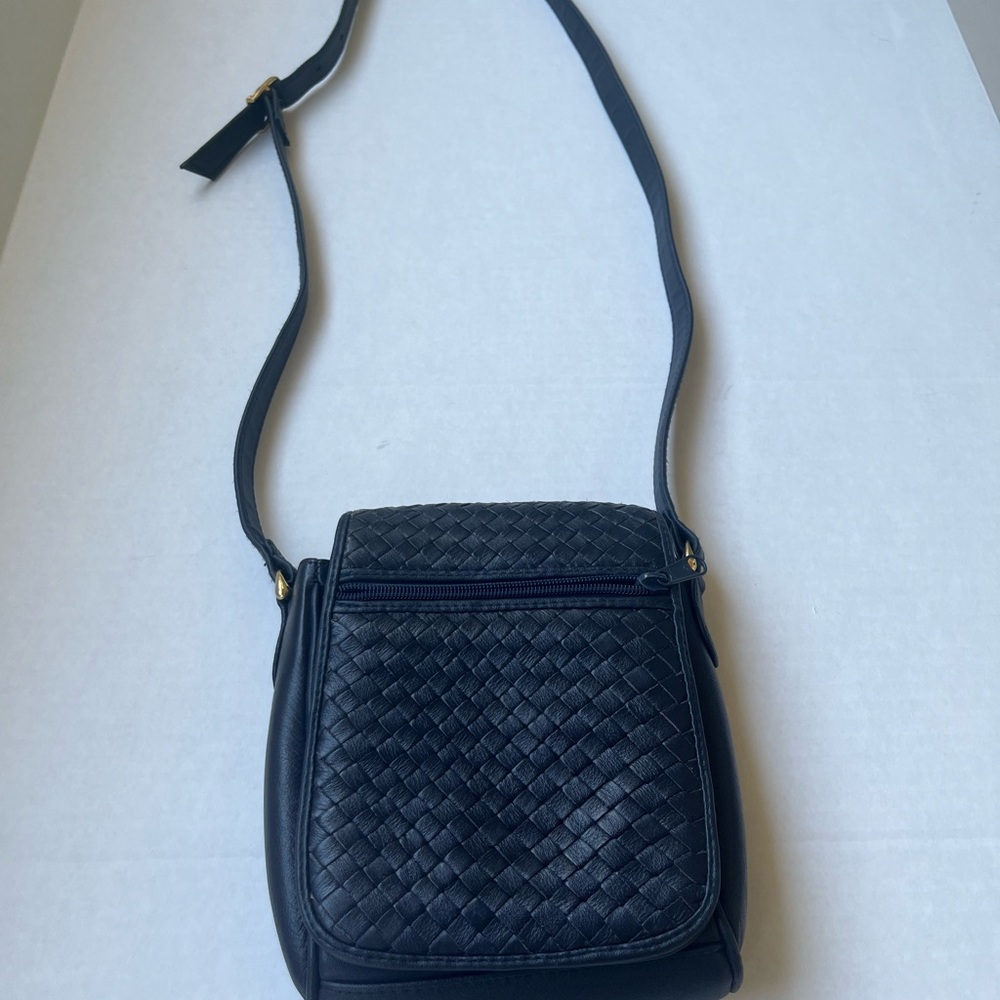 Navy blue leather crosshatch crossbody purse